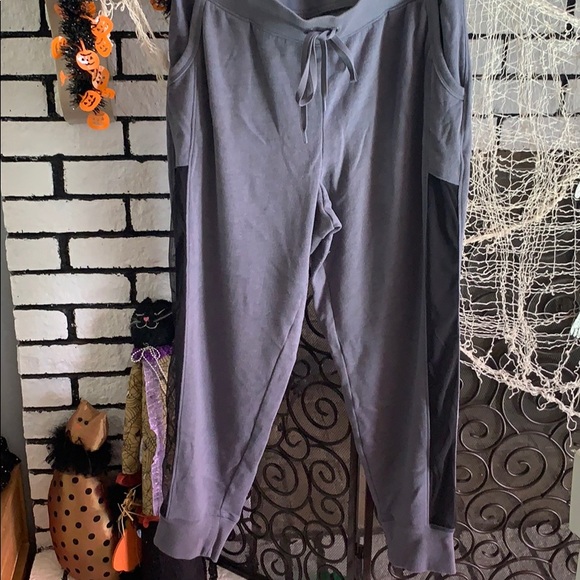 Sold - Picture 3 of 5